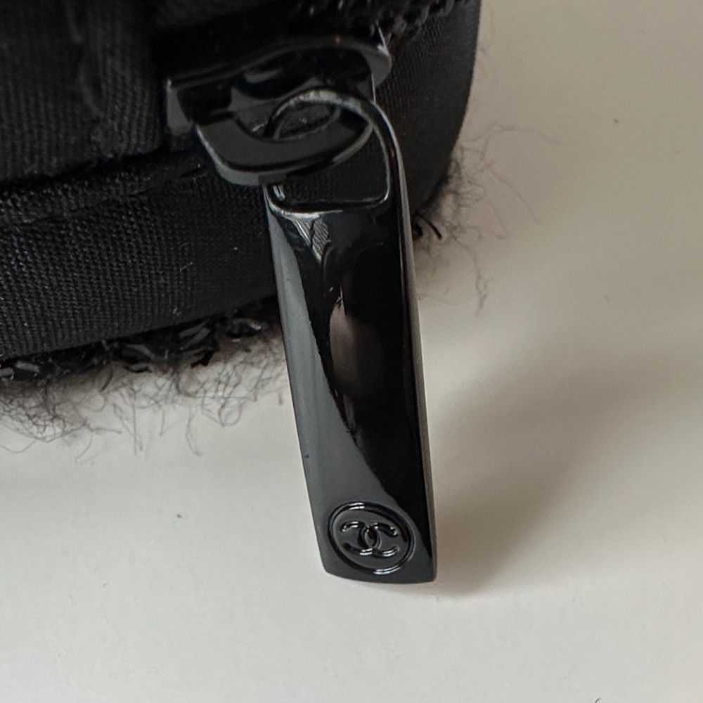 CHANEL Black Case for Makeup Brushes - Picture 5 of 11
